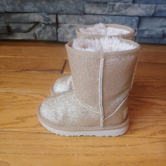 toddler gold uggs